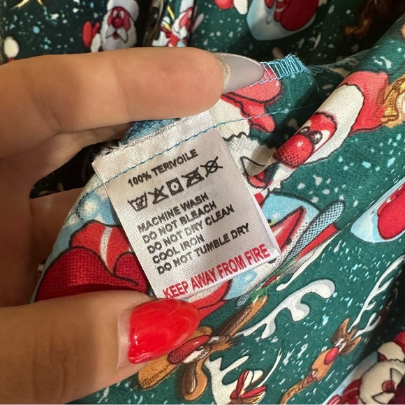 Large Reindeer Santa Christmas Button Up - Picture 7 of 7